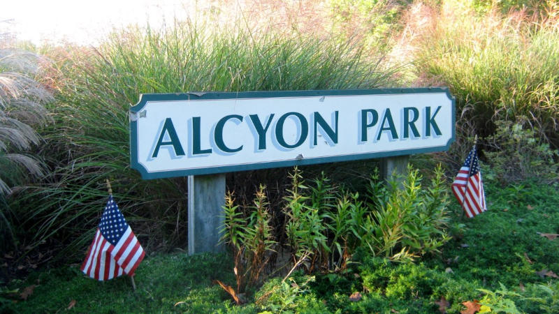 Alcyon Lake Park